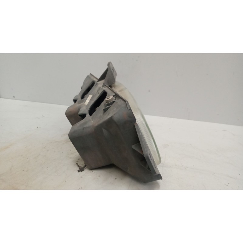 Recambio de faro antiniebla izquierdo para renault hd 250.18 premium e2 fg modelo 250.18 184 kw cabina para dormir referencia OE 2