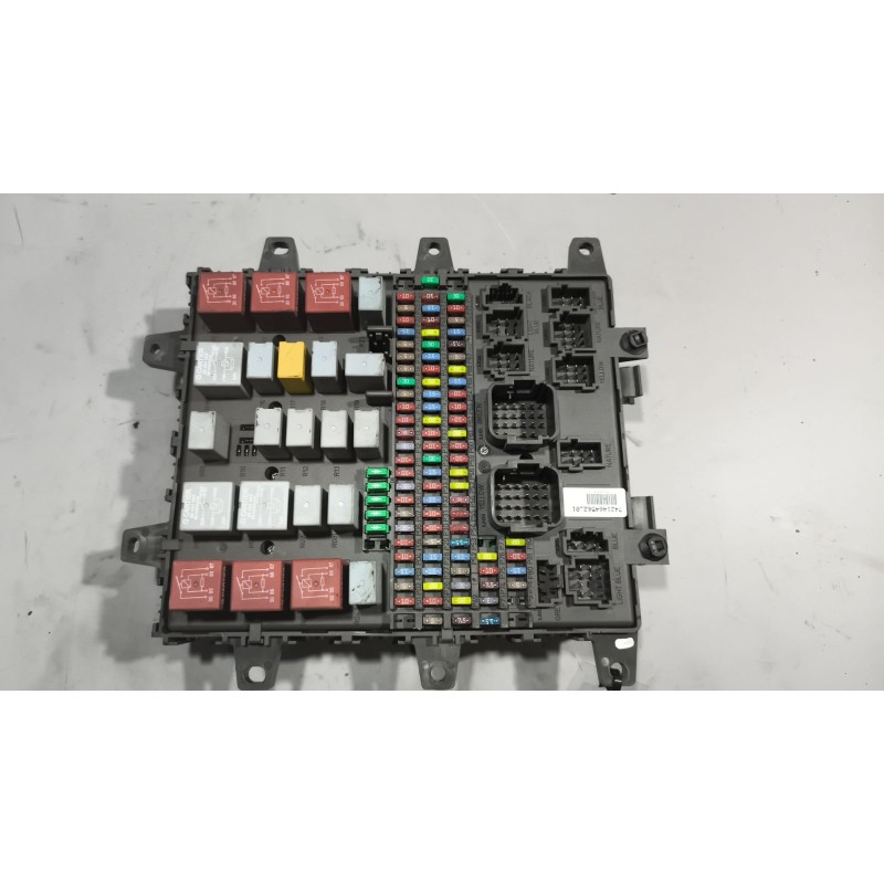 Recambio de caja reles / fusibles para renault magnum ab diesel referencia OEM IAM 7421464562  