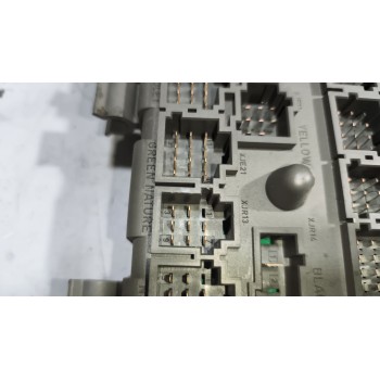 Recambio de caja reles / fusibles para renault magnum ab diesel referencia OEM IAM 7421464562  