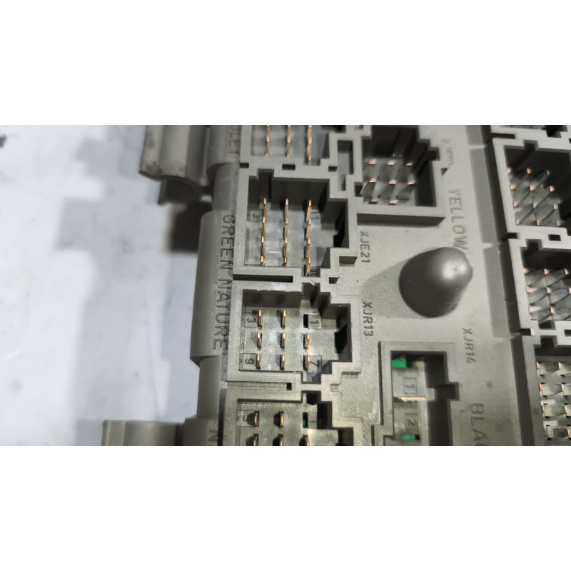 Recambio de caja reles / fusibles para renault magnum ab diesel referencia OEM IAM 7421464562 - Azul 3