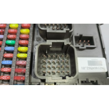 Recambio de caja reles / fusibles para renault magnum ab diesel referencia OEM IAM 7421464562  