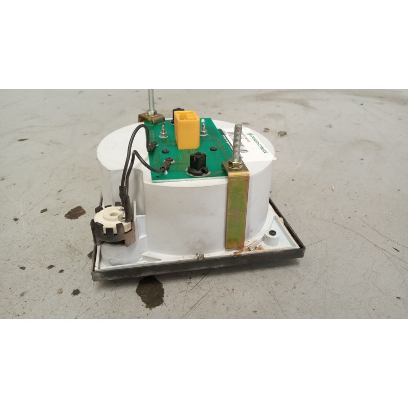 Recambio de cuadro instrumentos para iveco eurocargo 3.9 diesel referencia OEM IAM 98474450  CUENTA REVOLUCIONES - Blanco 2