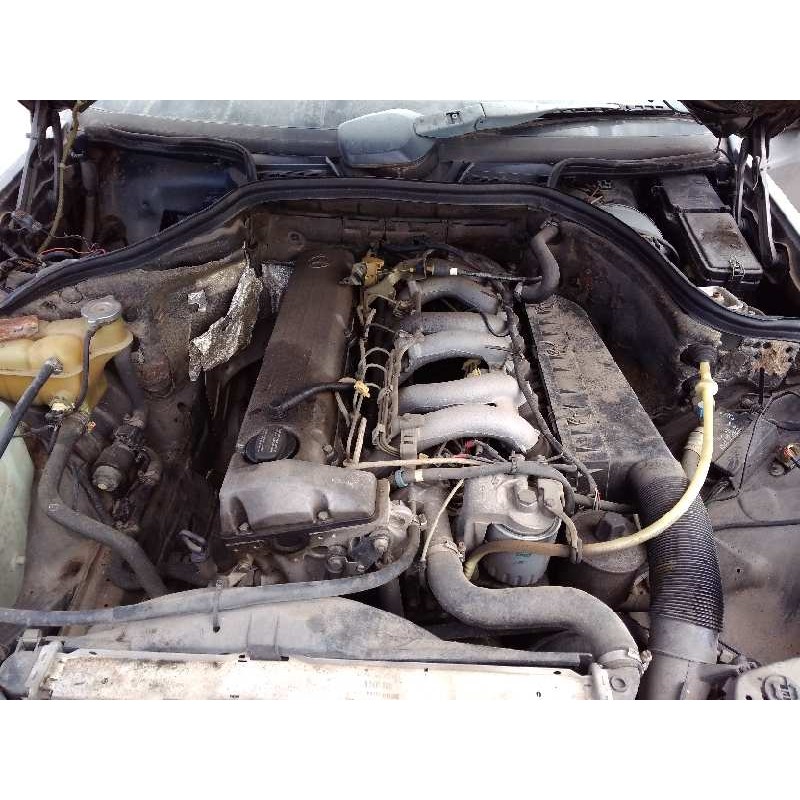 MERCEDES-BENZ CLASE E (W124) BERLINA
