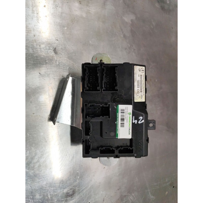Recambio de caja reles / fusibles para ford fiesta (cb1) 1.25 16v cat referencia OEM IAM 8v5115k600cg  