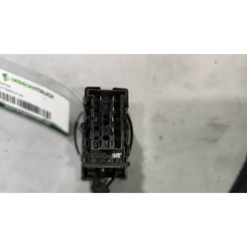 Recambio de interruptor para renault magnum ab diesel referencia OEM IAM 5010589017 - Azul 2