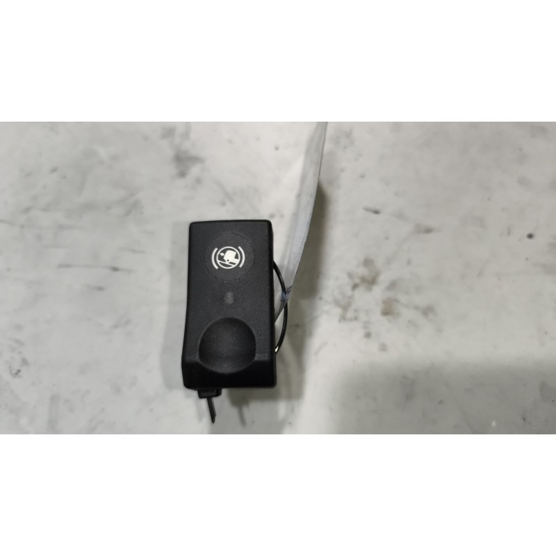 Recambio de interruptor para renault magnum ab diesel referencia OEM IAM 5010589488  
