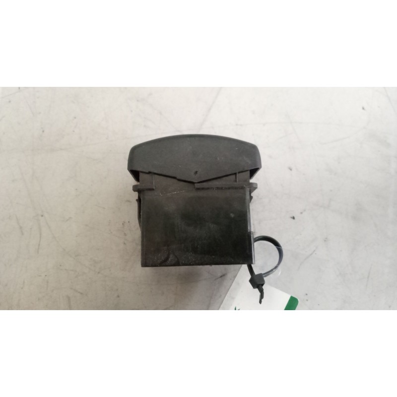 Recambio de interruptor para daf serie xf105.460 12.9 diesel referencia OEM IAM 1604607 BOTON ANTINIEBLA - Blanco 2