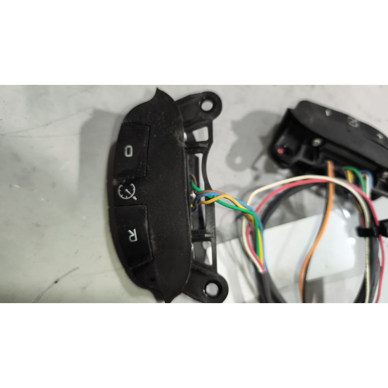 Recambio de mando volante para renault magnum ab diesel referencia OEM IAM 7484592331 - Azul 2