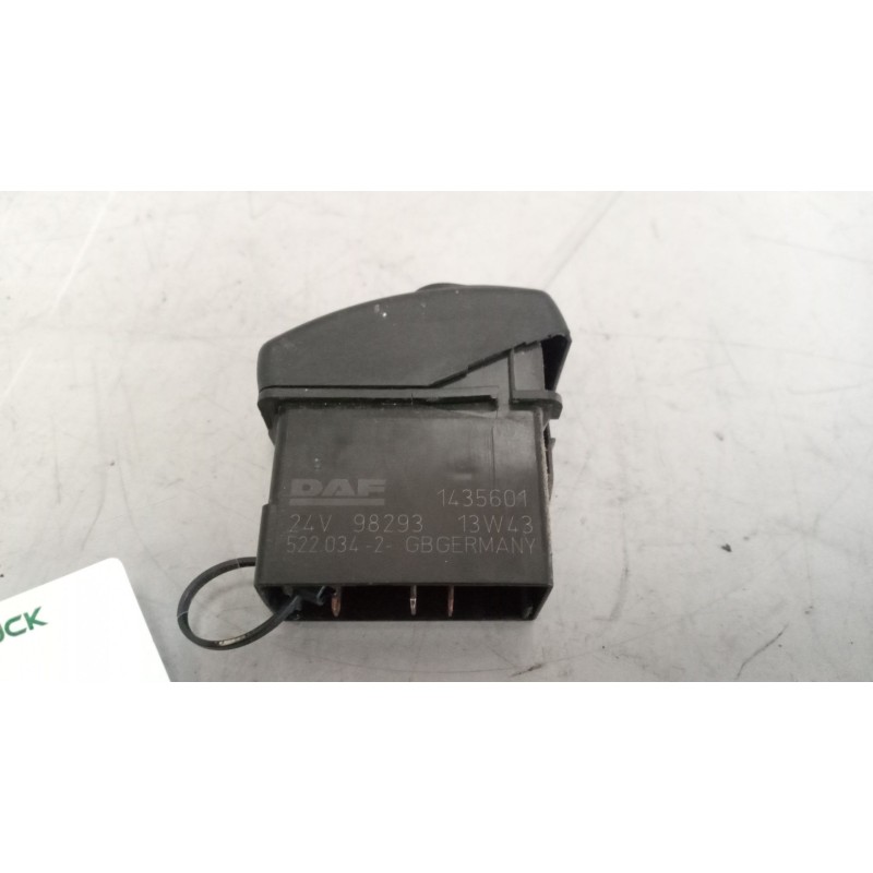 Recambio de interruptor para daf serie xf105.460 12.9 diesel referencia OEM IAM 1435601 - Blanco 2