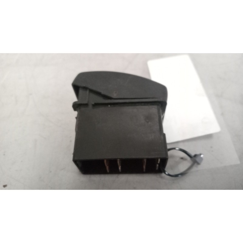 Recambio de interruptor para daf serie xf105.460 12.9 diesel referencia OEM IAM 1735028 - Blanco 2