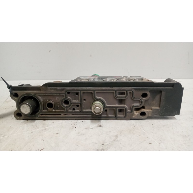 Recambio de valvula aire para renault magnum ab 2005 12.8 diesel referencia OEM IAM 0501215441 valvula selector caja cambios