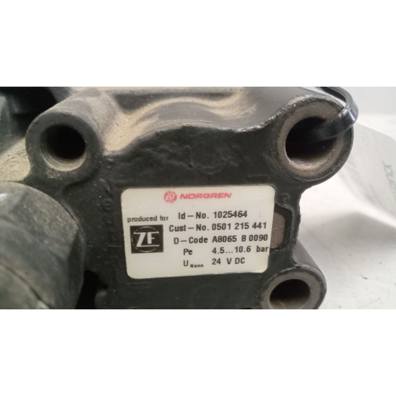 Recambio de valvula aire para renault magnum ab 2005 12.8 diesel referencia OEM IAM 0501215441 valvula selector caja cambios 2