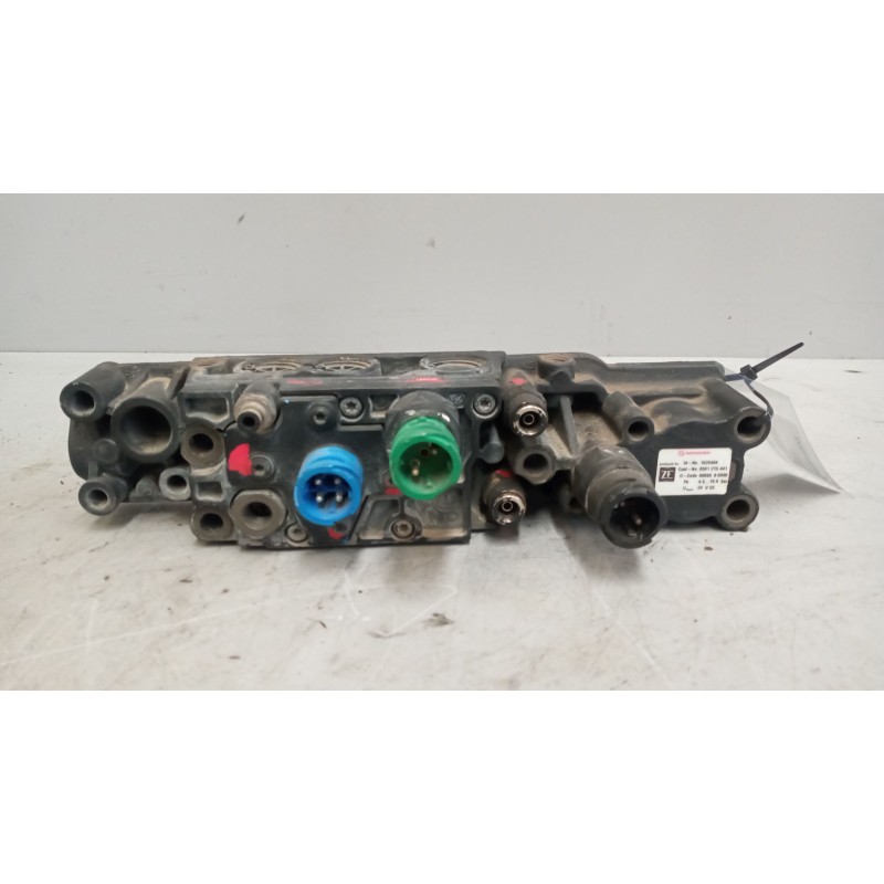 Recambio de valvula aire para renault magnum ab 2005 12.8 diesel referencia OEM IAM 0501215441 valvula selector caja cambios 3
