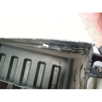 Recambio de tapa bateria para renault magnum ab 2005 12.8 diesel referencia OEM IAM 20518311  