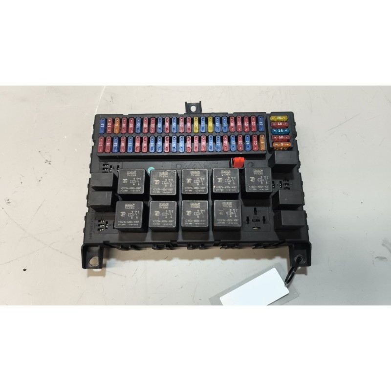 Recambio de caja reles / fusibles para daf serie xf105.xxx 12.9 diesel referencia OEM IAM 1895428  