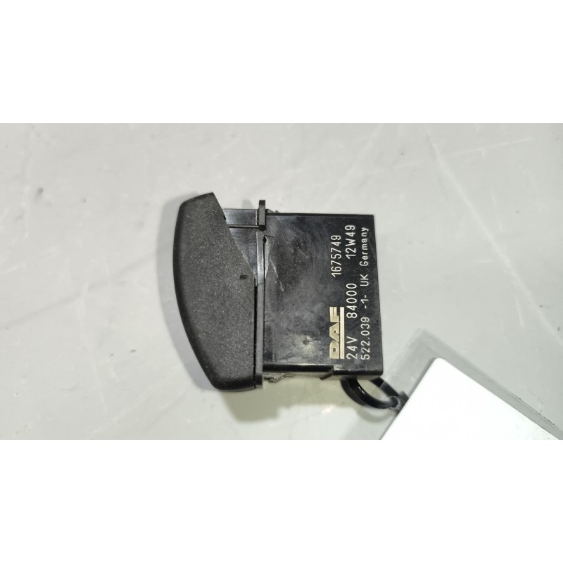 Recambio de interruptor para daf serie xf105.460 12.9 diesel referencia OEM IAM 1675749 - Blanco 4