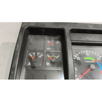 Recambio de cuadro instrumentos para volvo b12b referencia OEM IAM 70329200  