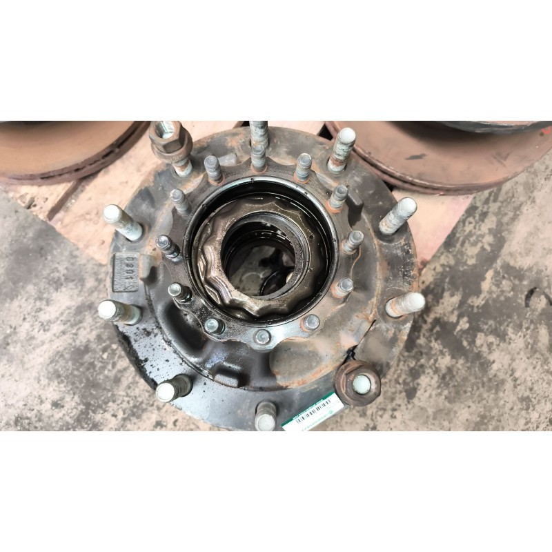 Recambio de buje trasero derecho para renault serie t 12.8 diesel referencia OEM IAM 7485107753 7420557646 7421328206
