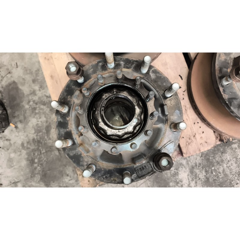 Recambio de buje trasero izquierdo para renault serie t 12.8 diesel referencia OEM IAM 7485107753 7420557646 7421328206