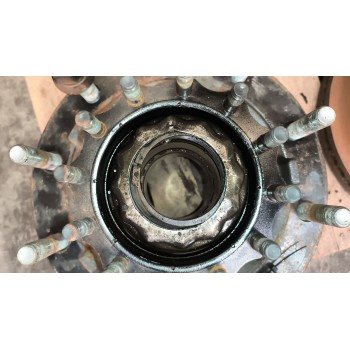 Recambio de buje trasero izquierdo para renault serie t 12.8 diesel referencia OEM IAM 7485107753 7420557646 7421328206