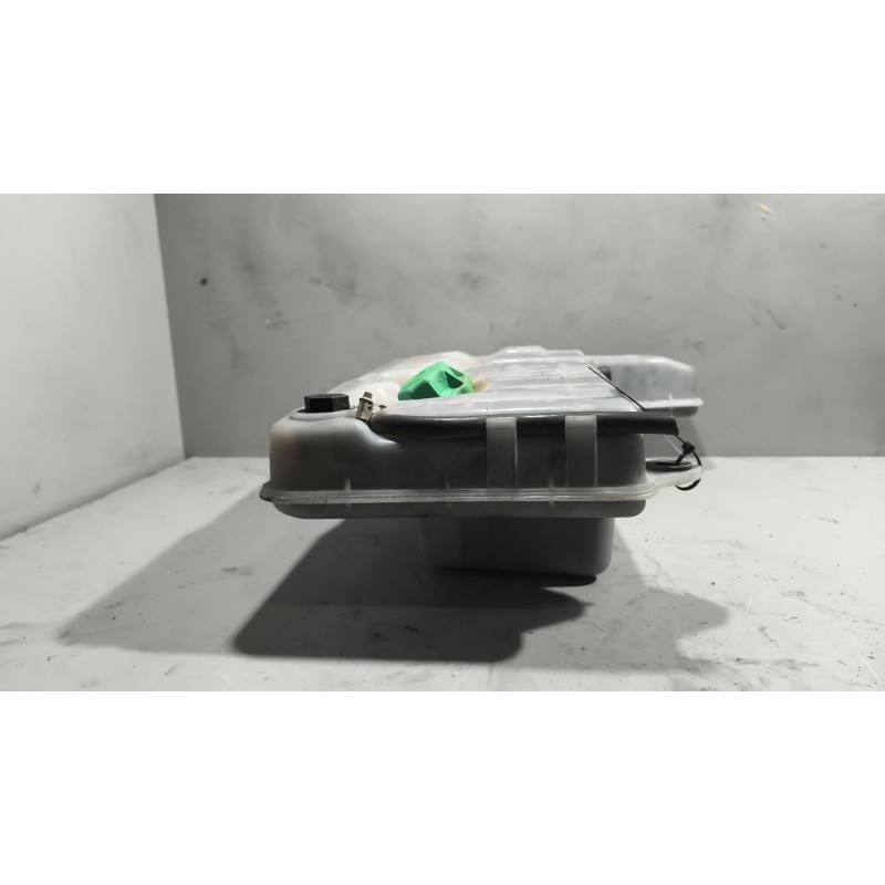Recambio de deposito expansion para iveco stralis (ad/at) referencia OEM IAM 5802411213 41215631 - Blanco 3