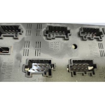 Recambio de caja reles / fusibles para daf serie lf45.xxx desde 06 6.7 diesel referencia OEM IAM 7420792050  