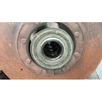 Recambio de buje delantero para renault premium lander 10.8 diesel referencia OEM IAM 7421022433  