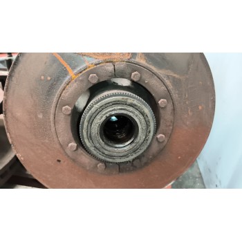 Recambio de buje delantero para renault premium lander 10.8 diesel referencia OEM IAM 7421022433  