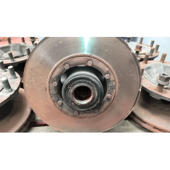 Recambio de buje delantero para renault magnum ab 2005 12.8 diesel referencia OEM IAM 7421022433  