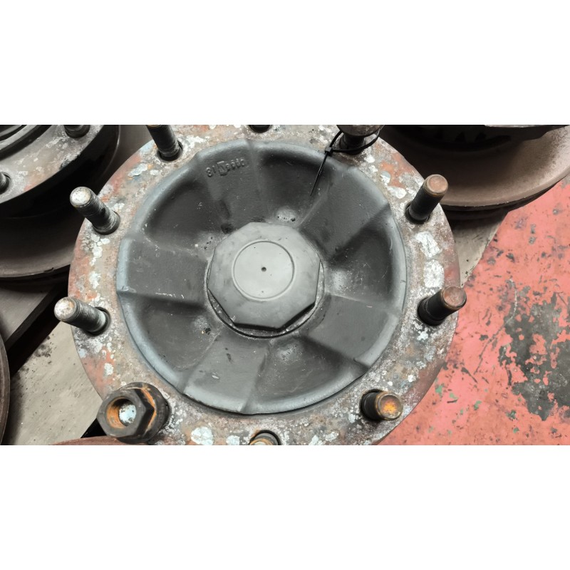 Recambio de buje delantero para renault magnum ab 2005 12.8 diesel referencia OEM IAM 7421022433  