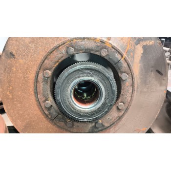 Recambio de buje delantero para renault magnum ab 2005 12.8 diesel referencia OEM IAM 7421022433  