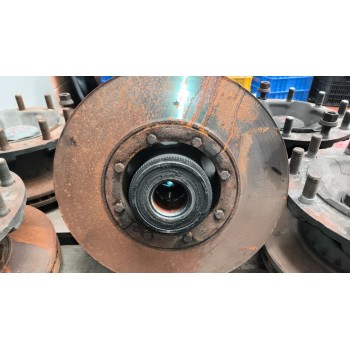 Recambio de buje delantero para renault magnum ab 2005 12.8 diesel referencia OEM IAM 7421022433  