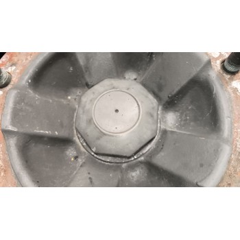 Recambio de buje delantero para renault magnum ab 2005 12.8 diesel referencia OEM IAM 7421022433  
