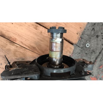 Recambio de mangueta delantera izquierda para renault serie t 12.8 diesel referencia OEM IAM 22848432 7422848432 