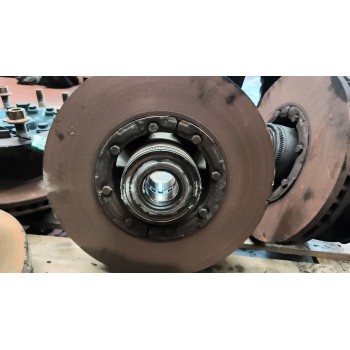 Recambio de buje delantero para renault serie t 12.8 diesel referencia OEM IAM 7421116593 7421535963 7421534388