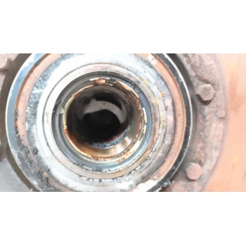 Recambio de buje delantero para renault serie t 12.8 diesel referencia OEM IAM 7421116593 7421535963 7421534388
