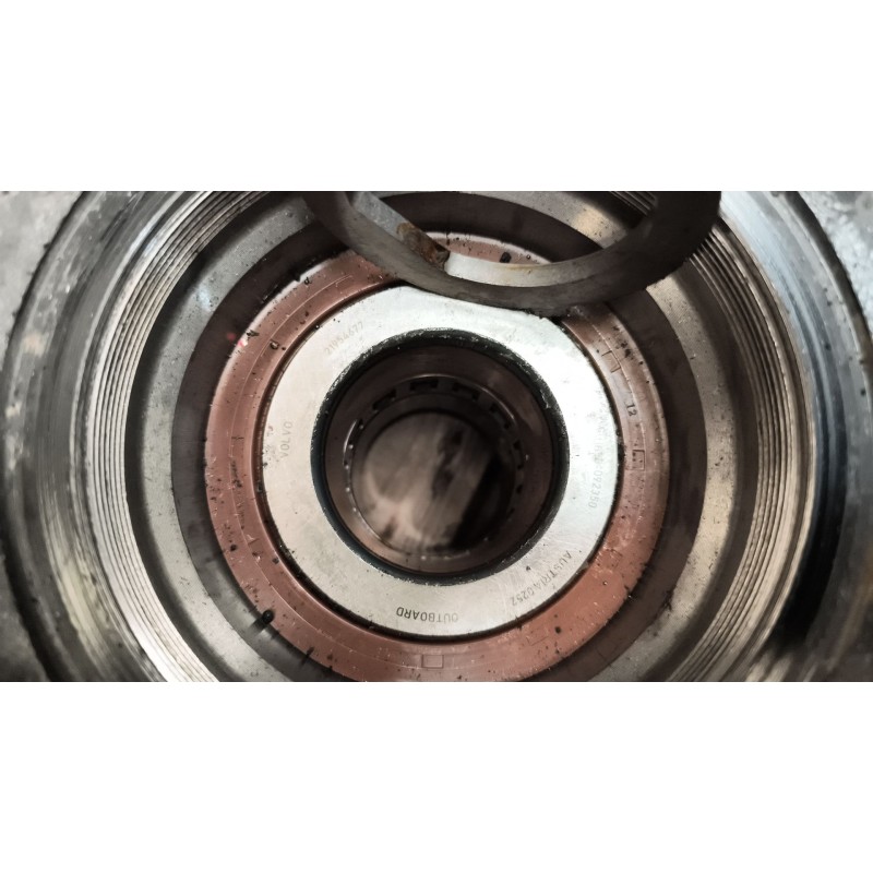 Recambio de buje delantero para renault serie t 12.8 diesel referencia OEM IAM 7421116593 7421535963 7421534388 - Blanco 4