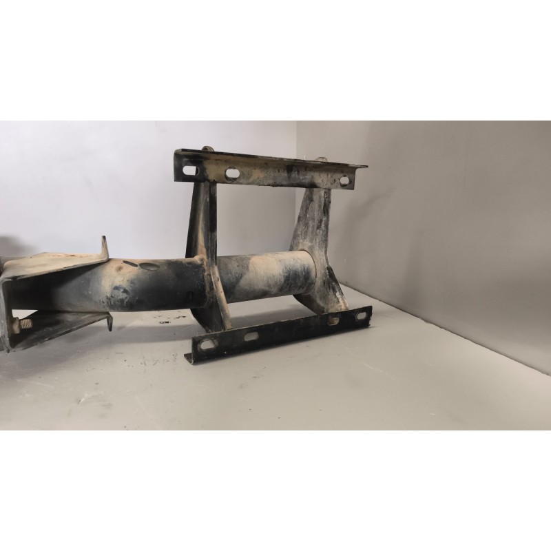 Recambio de soporte para renault midlum fg 220.10 e4 cabina doble referencia OEM IAM 5010496740 - Blanco 3