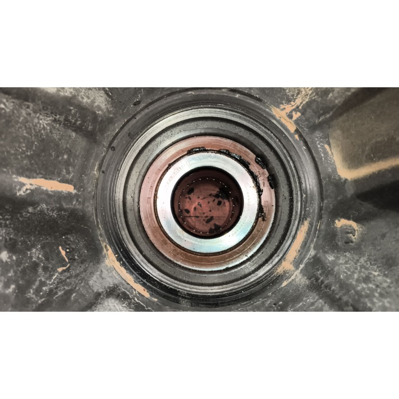 Recambio de buje delantero para renault serie t 12.8 diesel referencia OEM IAM 7421993642 5
