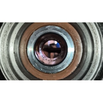Recambio de buje delantero para renault serie t 12.8 diesel referencia OEM IAM 7421993642  