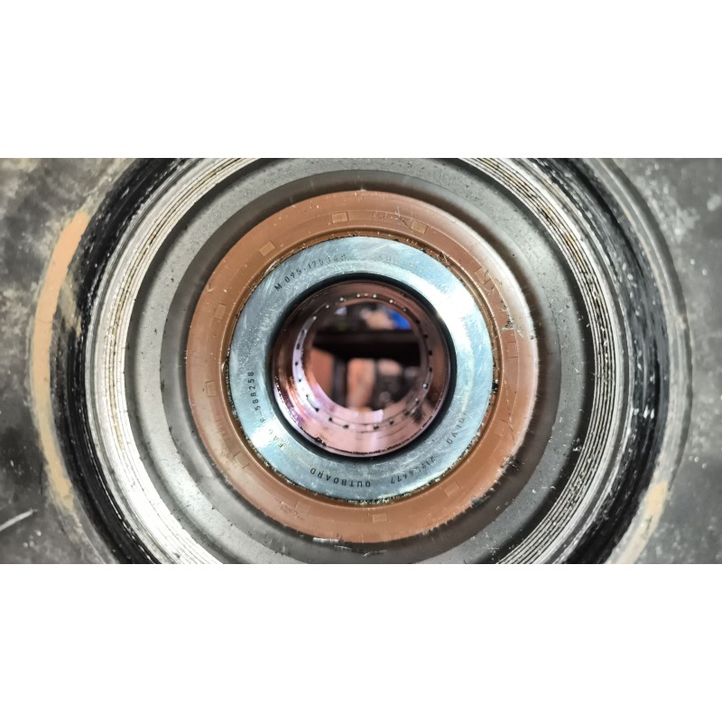 Recambio de buje delantero para renault serie t 12.8 diesel referencia OEM IAM 7421993642 5