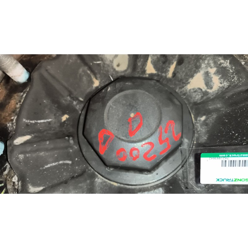 Recambio de buje delantero para renault serie t 12.8 diesel referencia OEM IAM 7421993642 6