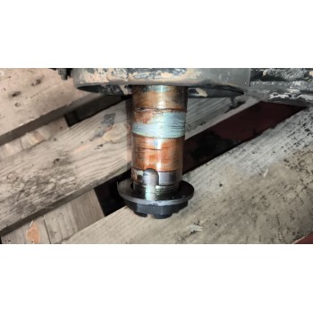 Recambio de mangueta delantera derecha para renault serie t 12.8 diesel referencia OEM IAM 7422045948  
