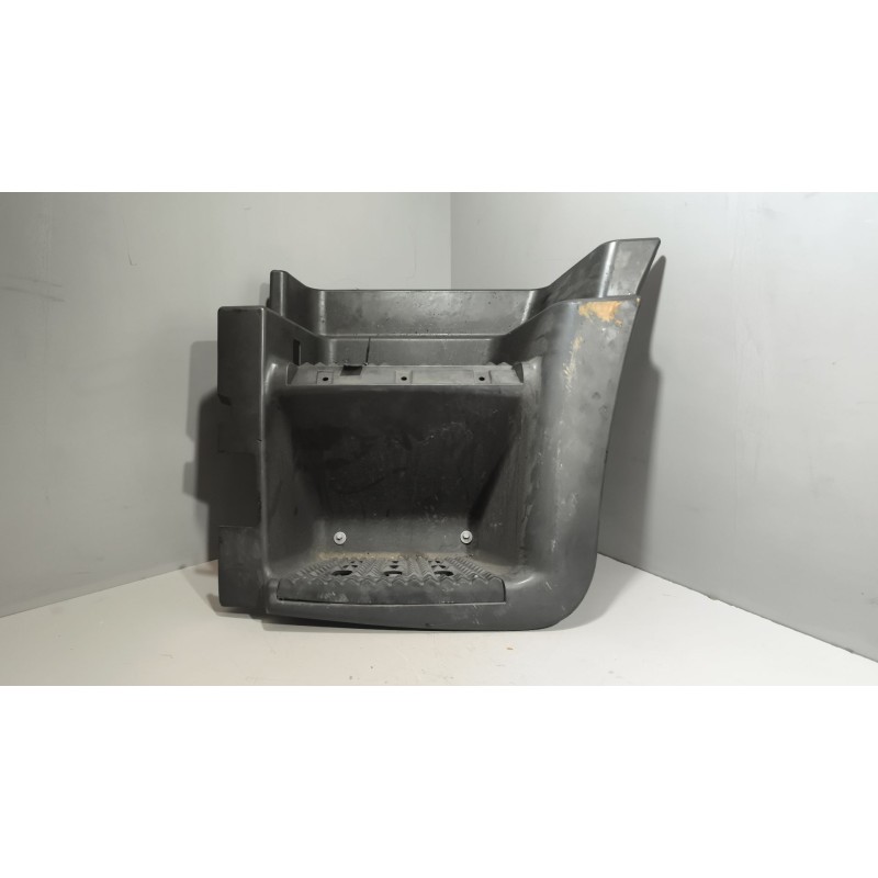 Recambio de peldaño izquierdo para iveco stralis (as) fg /fp  4x2 gran espacio referencia OEM IAM   