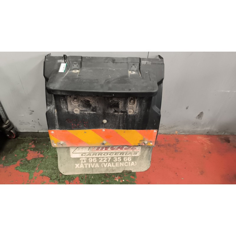 Recambio de guardabarros trasero derecho para renault premium lander 10.8 diesel referencia OEM IAM 7421094392  
