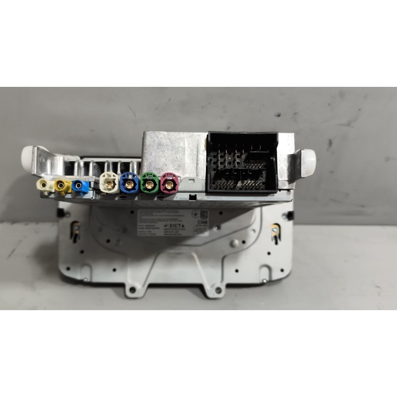 Recambio de sistema audio / radio cd para scania serie p/g/r (c-clase) fsa r450 (4x2) largo cr 19 a referencia OEM IAM 2819281 - Blanco 3