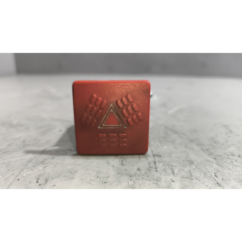 Recambio de warning para iveco eurocargo chasis  (typ 100 e 21) larga distancia referencia OEM IAM   