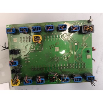 Recambio de caja reles / fusibles para scania k420 eb6x2 referencia OEM IAM 1759396 1759397 2029797