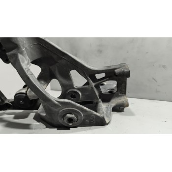 Recambio de soporte ballesta delantero para daf serie xf106 referencia OEM IAM 1849493 DERECHO 