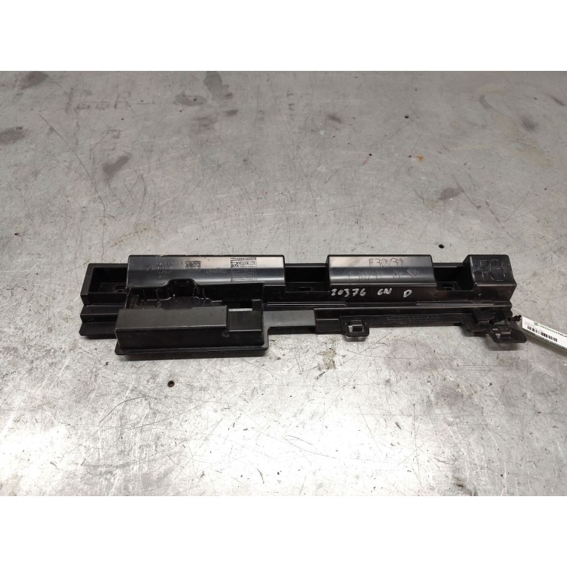 Recambio de soporte para bmw 3 (f30, f80) 320 d xdrive referencia OEM IAM 51777256918  DELANTERO CENTRAL